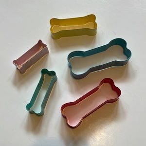 Lot of five cookie cutters, five different sizes